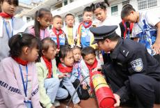 消防知識(shí)進(jìn)校園