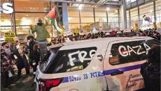 ?數(shù)百人闖紐時大樓 抗議巴以沖突報道偏頗