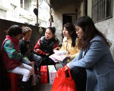 ?“愛(ài)心媽媽”情暖山里娃