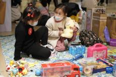 歡樂的“兒童跳蚤市場”