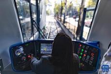 中國(guó)造輕軌列車在墨西哥城首開(kāi)運(yùn)營(yíng)