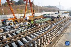 長沙地鐵2號(hào)線西延段加速鋪軌