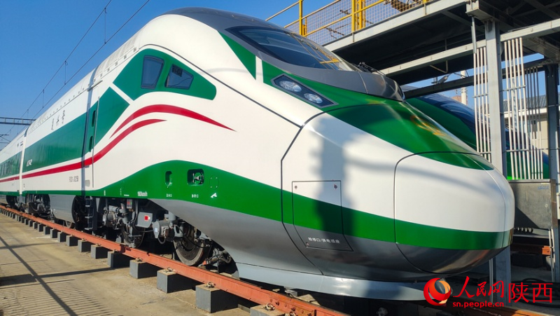 CR200J-C型“復(fù)興號”。人民網(wǎng)黨童 攝