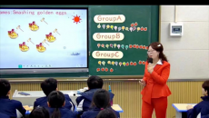 三尺講臺展英姿