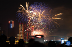 澳門舉辦“歡樂春節(jié)─龍馬精神煙花匯演”