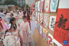 福建福州：舞龍擊鼓迎開(kāi)學(xué) 傳統(tǒng)文化顯魅力