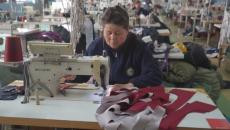 新疆庫(kù)車(chē)：節(jié)后服裝企業(yè)訂單生產(chǎn)忙