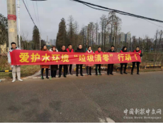 岳屏鎮(zhèn)開(kāi)展河道“垃圾清零”行動(dòng)