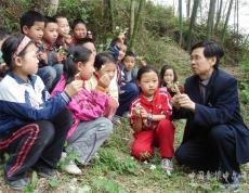 隆回縣關(guān)工委：用愛(ài)，護(hù)航青少年健康成長(zhǎng)