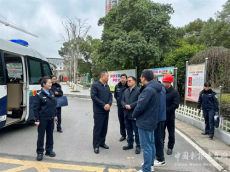 劉小龍一行到衡陽(yáng)縣第三中學(xué)檢查校園安全工作