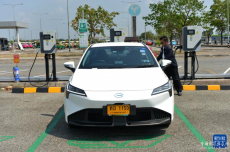 中國電動(dòng)出租車助力泰國打造綠色機(jī)場(chǎng)