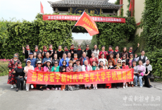 岳陽百名中老年學員走進臨湘“桃花源”