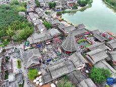 相思小鎮(zhèn)客盈門