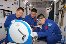 九霄逐夢再問天——記神舟十八號航天員