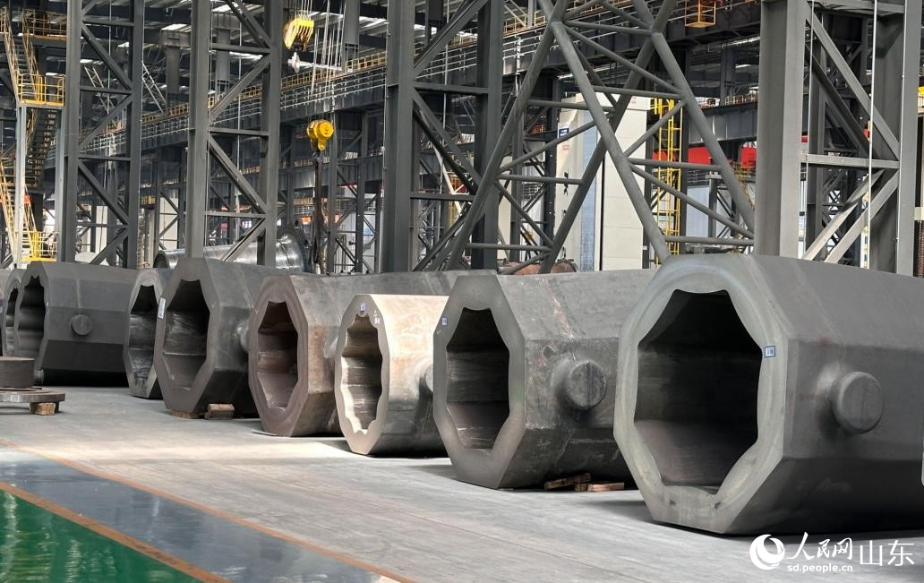 山東金雷新能源重裝有限公司生產(chǎn)區(qū)。人民網(wǎng) 喬姝攝