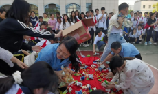 衡陽市六中開展高考減壓心理團輔拓展活動