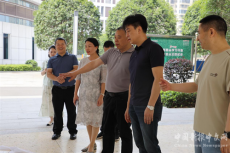 錢波一行到高新成章實(shí)驗(yàn)學(xué)校調(diào)研清廉學(xué)校建設(shè)情況