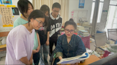 胡筌逢：慈嚴(yán)并舉潤桃李 教學(xué)相濟(jì)照英才