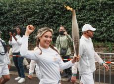 谷愛(ài)凌參與巴黎奧運(yùn)會(huì)火炬?zhèn)鬟f