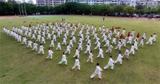 安徽廬江：太極拳展演 快樂(lè)加健身