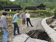 抗洪在前 踐行擔(dān)當(dāng)