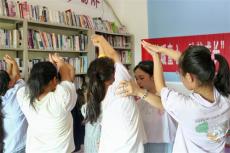 鄉(xiāng)村小舞者，輕盈翩躚繪希望