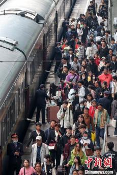 上半年中國(guó)跨區(qū)域人員流動(dòng)量324.1億人次