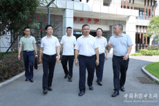 宋光鑫一行調(diào)研高新成章實(shí)驗(yàn)學(xué)校秋季開(kāi)學(xué)工作情況