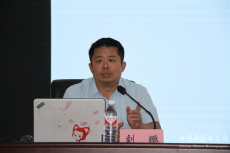 衡陽(yáng)市一中校友中國(guó)人民大學(xué)劉鵬教授到校開展宣講