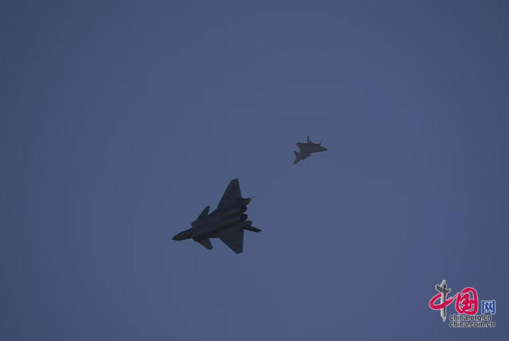 11月8日，殲-20在飛行訓(xùn)練中。中國網(wǎng) 楊佳攝影