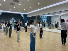 湖南臨湘市青年夜校點(diǎn)燃藝術(shù)夢(mèng)想