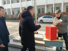 湖北京山坪壩中學為重病患者曾巧巧愛心捐款