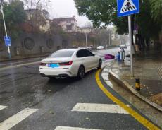 緊急避險釀車禍 ?外賣小哥苦等寶馬車主索賠