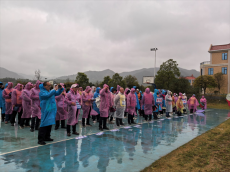 衡陽縣庫宗橋鎮(zhèn)金華山舉行登山比賽活動(dòng)