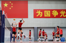 新一屆中國(guó)女排在京舉行公開訓(xùn)練課