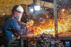 他們假日?qǐng)?jiān)守崗位