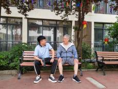 用青春守護(hù)“夕陽(yáng)紅”：更多年輕人投身老年護(hù)理事業(yè)