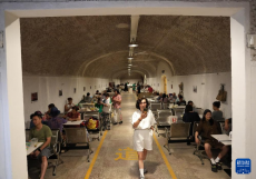 浙江杭州：開(kāi)放防空洞避暑納涼