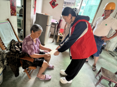 綏寧縣黃土礦鎮(zhèn)團(tuán)委開(kāi)展慰問(wèn)困境青少年活動(dòng)