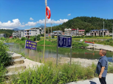 隆回縣金石橋鎮(zhèn)帶頭開展巡河志愿活動