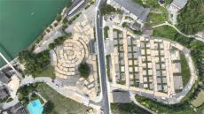 貴州臺(tái)江8.26萬畝稻田大豐收?機(jī)械搶收效率高