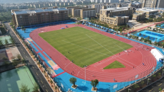 百米體育如何重塑校園與賽場的地面革命