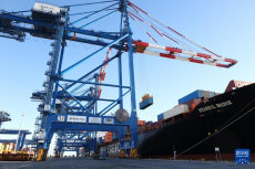 中歐北極快航航線首艘貨船抵達波蘭