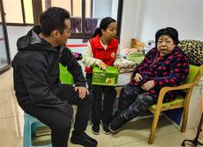 安徽廬江：愛心企業(yè)“敬老”禮品送進養(yǎng)老中心