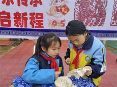 貴州臺江縣城關(guān)一小：苗繡進校園 匠心潤童心